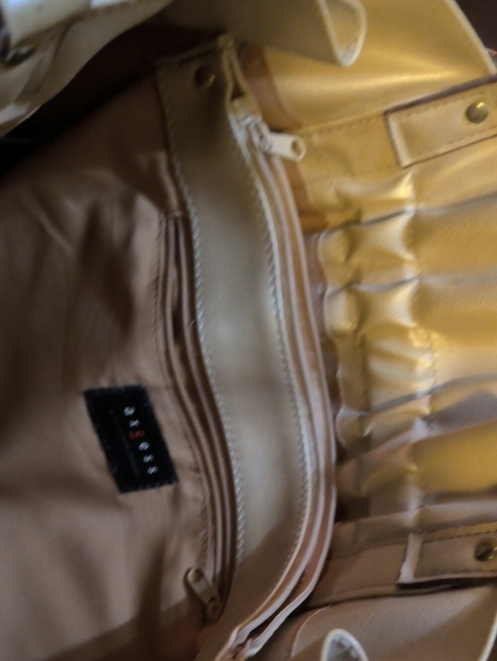 Axcess Metallic Cream Drawstring Tote - Picture 3 of 6